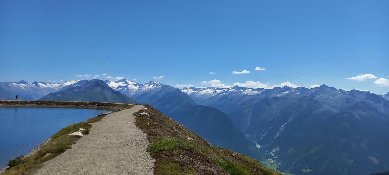 Hotel Haus Scharler, Talstation Neukirchen am Großvenediger Esterno foto