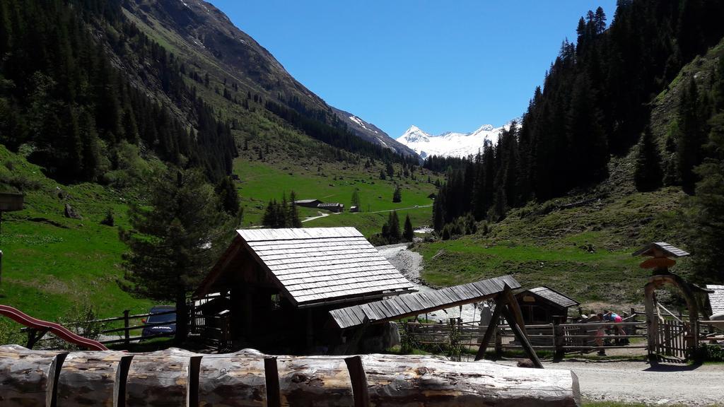 Hotel Haus Scharler, Talstation Neukirchen am Großvenediger Esterno foto